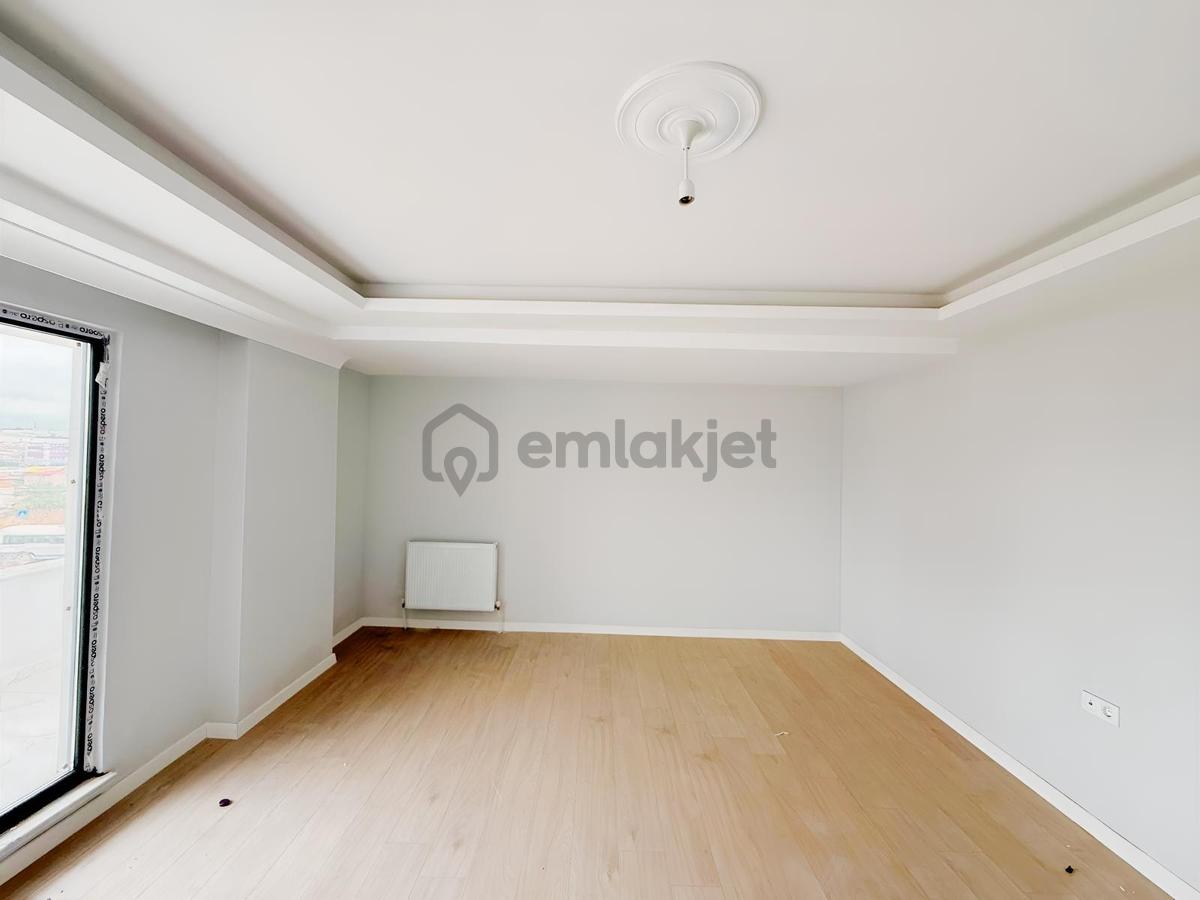 Güven'den Karaağaçta Kapalı Otoparklı Ara Kat 2+1 Daire - 17