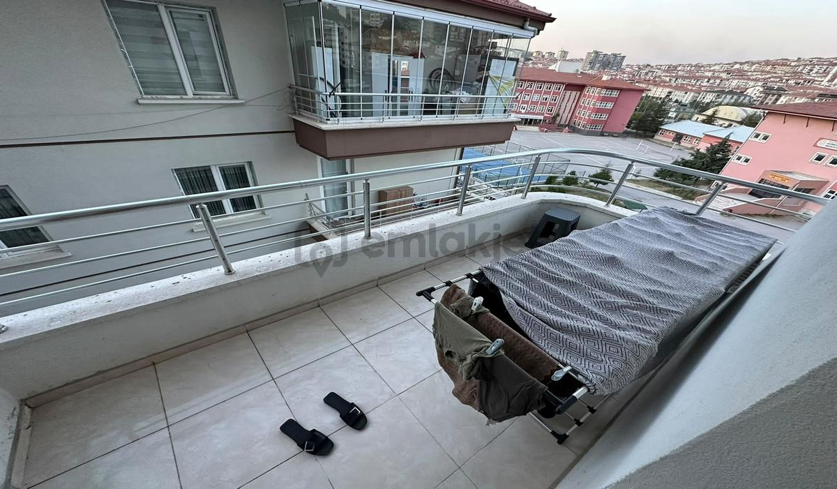 Kanuni'de Cadde Yakını 3+1 Ara Kat Asansörlü - 17