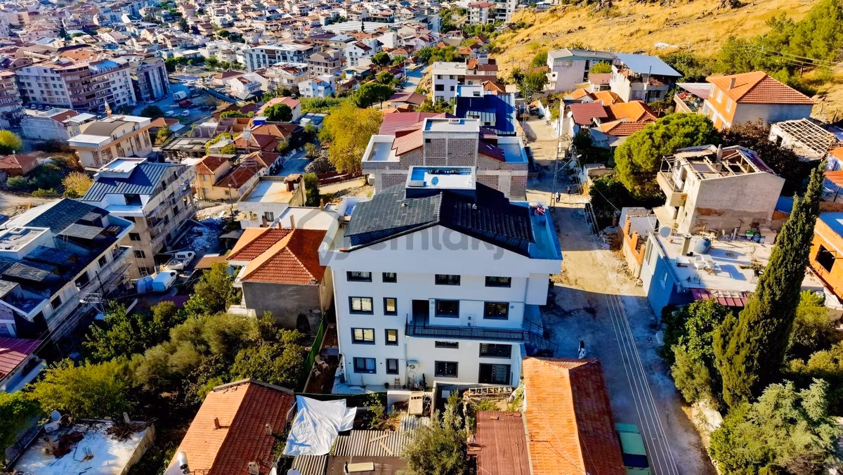 Dikili İsmetpaşada Sıfır Binada Yola Cephe 1+1 Daire - 4