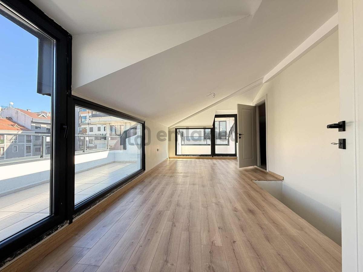 Dikilitaş'ta Yeni Binada Satılık 4+1 Geniş Dubleks Daire - 18