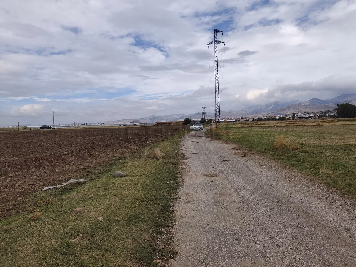 Sandıklı Merkezde 2050 Mt Arazi.tek Tapu - 14