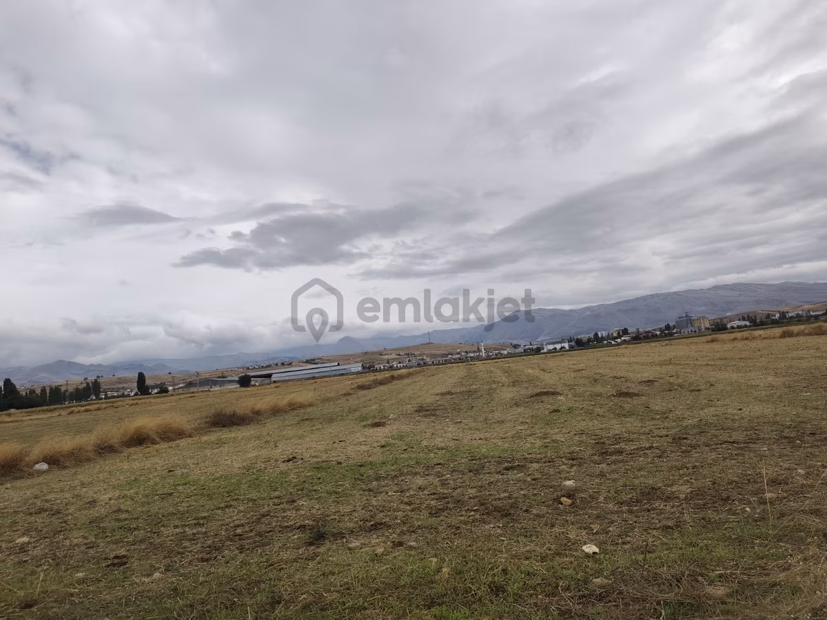 Sandıklı Merkezde 2050 Mt Arazi.tek Tapu - 8