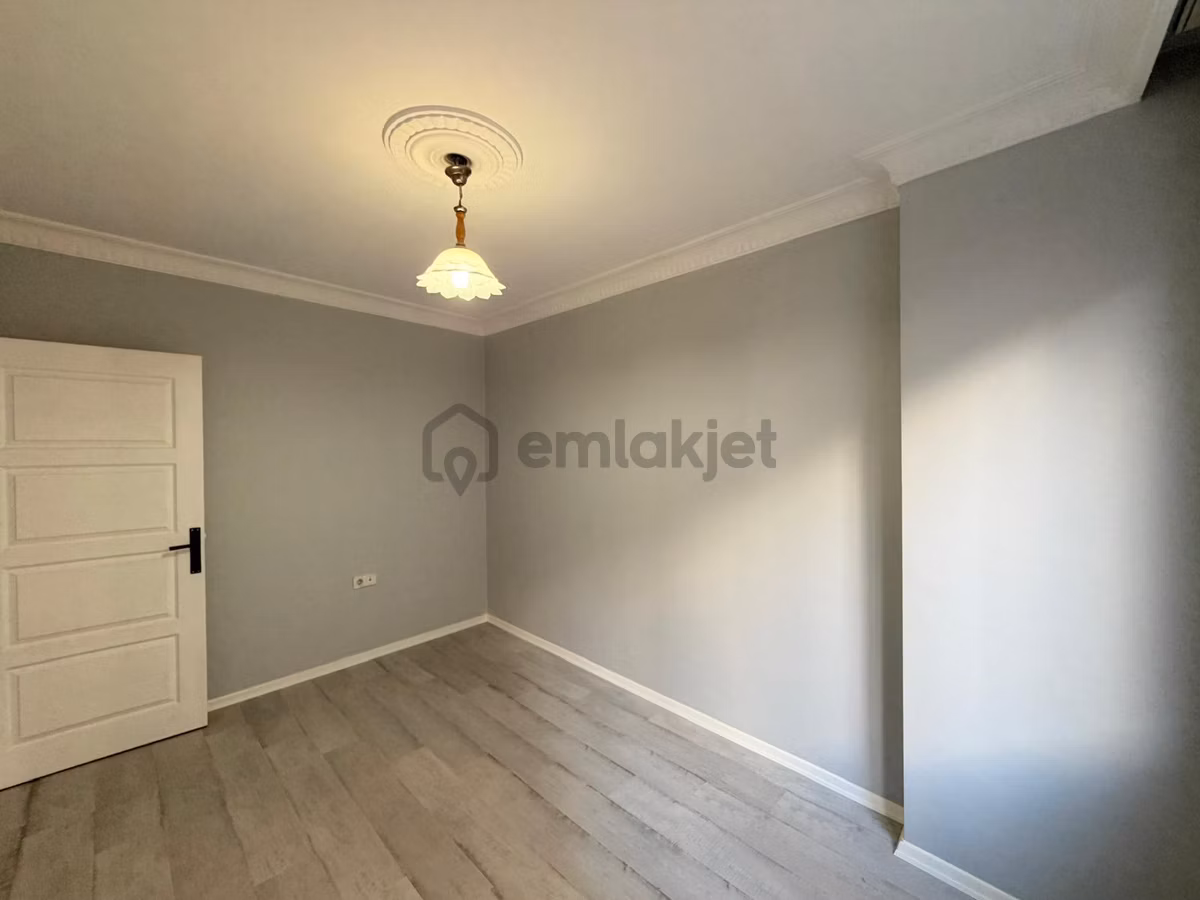 Eyüpsultanda Geniş Ferah Satılık 2+1 Arakat Daire - 11