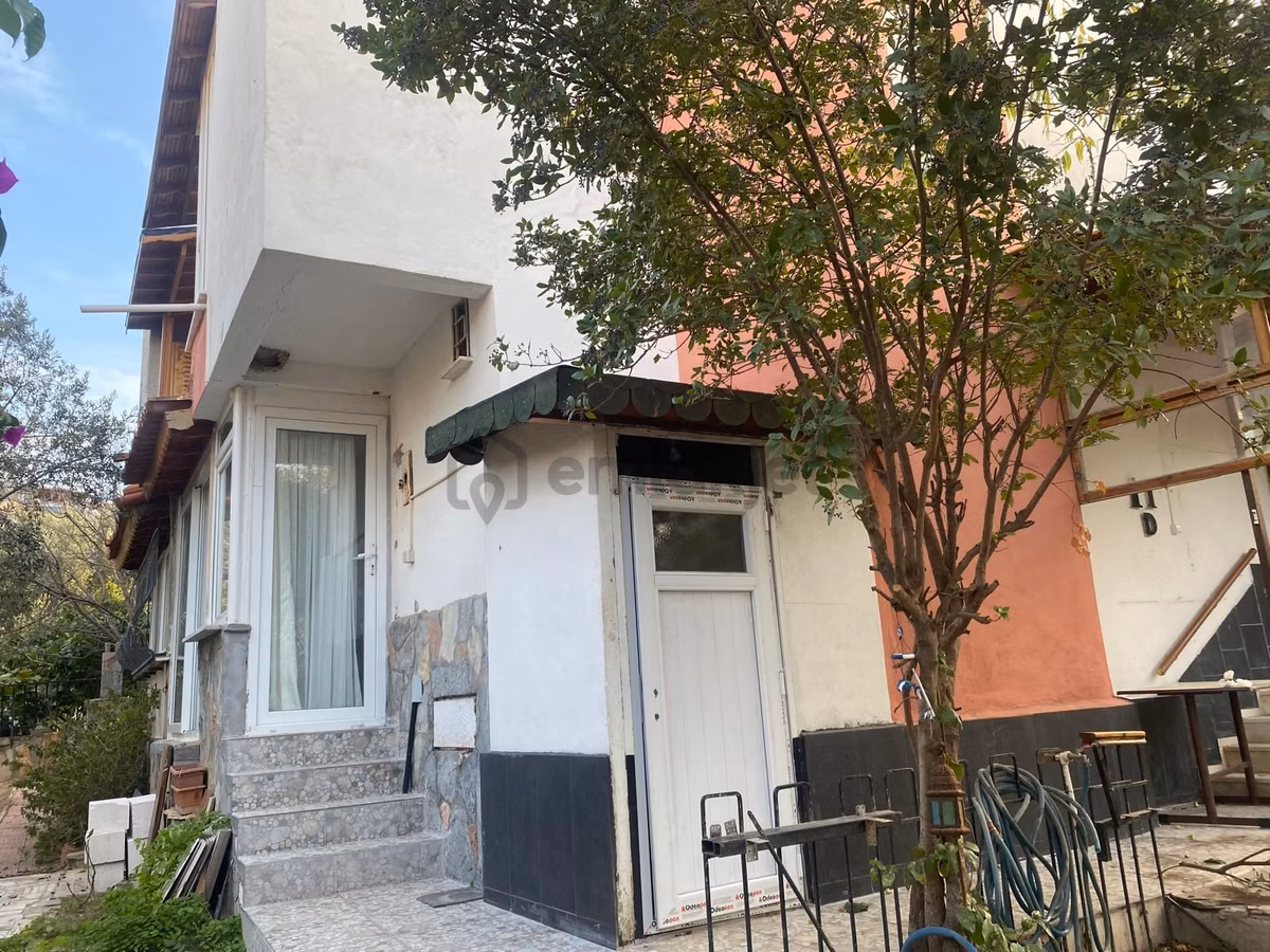 Burhaniye Pelitköy'de Denize 150 Metre Doğalgazlı Villa - 6