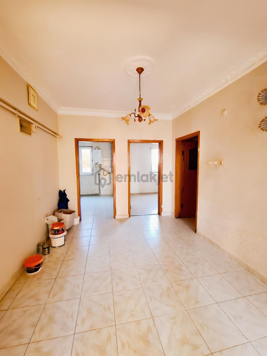 Doğubey'den Bağlarbaşı Cadde Üzerinde Kiralık 2+1 Geniş Daire - 9