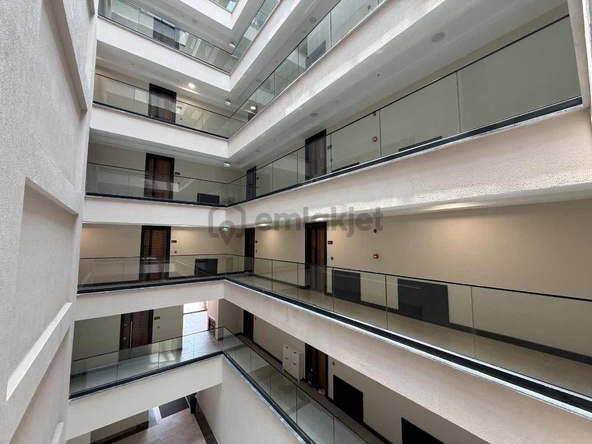 Re/maxtan Bornova Allways Sitesinde Satılık Ön Cephe 2+1 Daire - 21