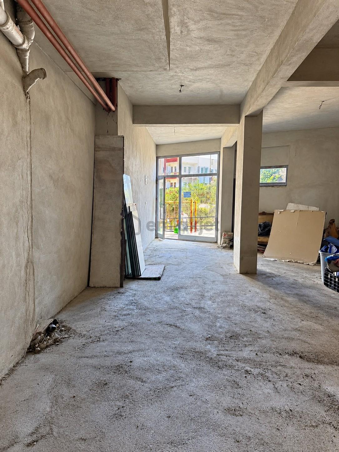 Akçaabat Orta Mahallede Satılık Dükkan - 3