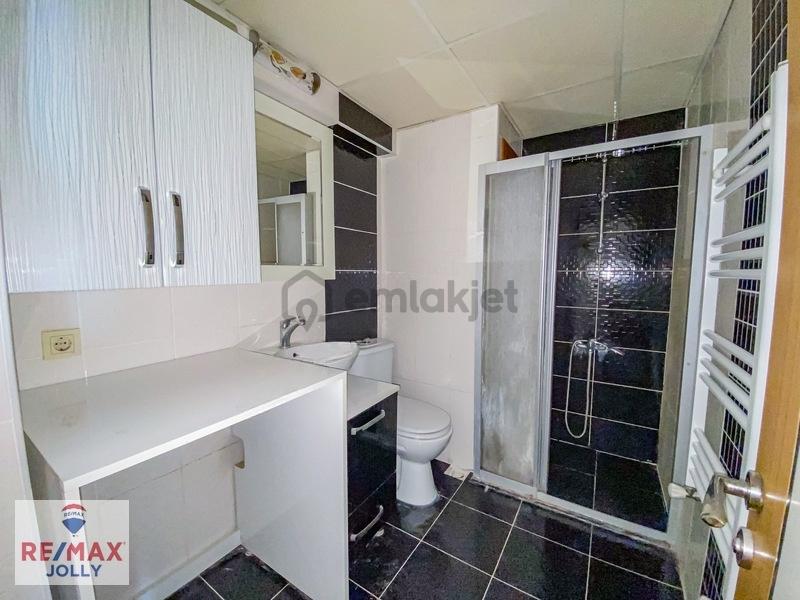 Buca Başarı Caddesi Doğalgazlı Kiralık Arakat 2+1 Balkonlu Daire - 23