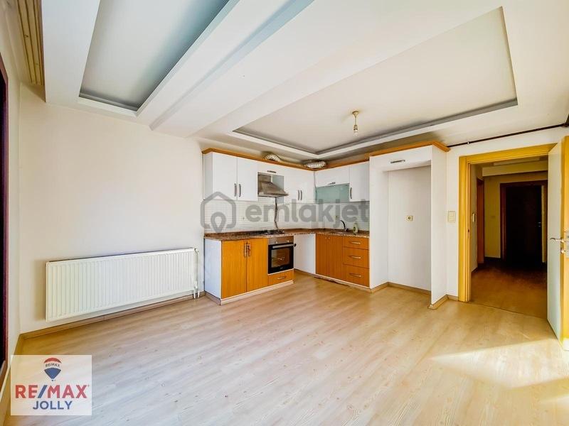 Buca Başarı Caddesi Doğalgazlı Kiralık Arakat 2+1 Balkonlu Daire - 6