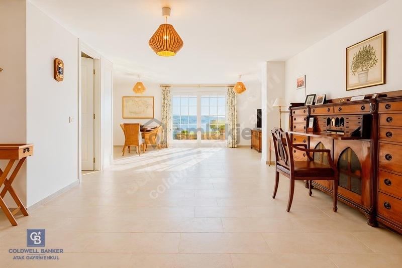 Çeşme'de Eşsiz Malikane 3.771 M² İçinde 6+1 - 24
