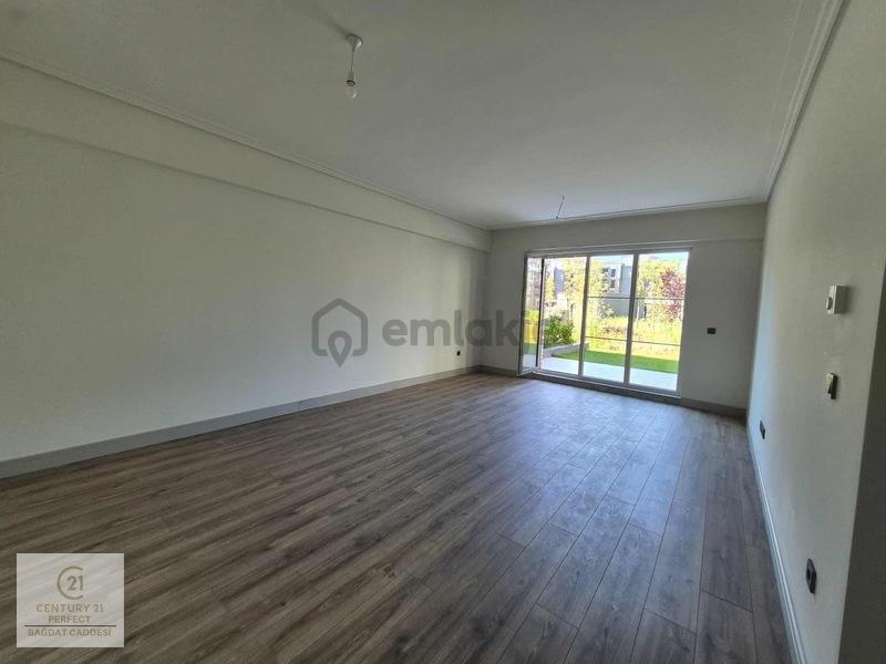 Sinpaş Finanskentte Manzaralı, Bahçe Kullanımlı Ferah 2+1 Daire - 26