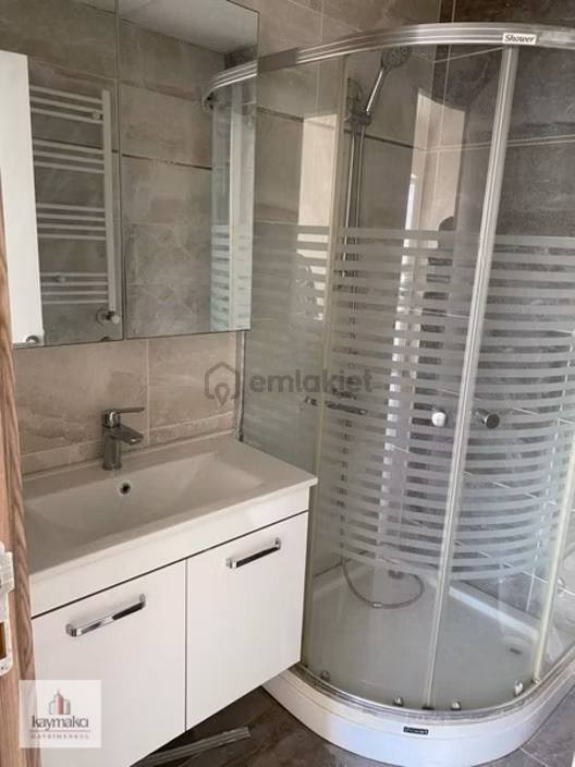 Aris Grand Tower'da - Kiralık Yüksek Kat - 2+1 Daire - 14