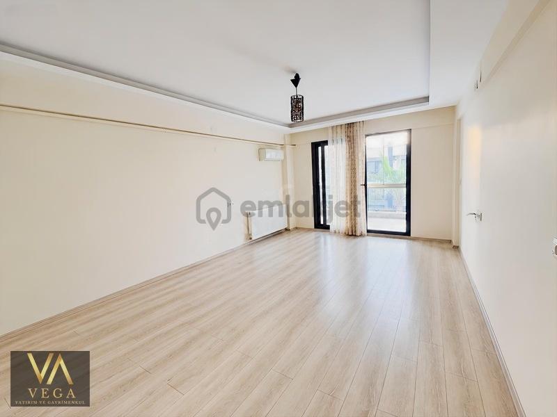 Villalar Bölgesi 1+1 Site İçerisinde Satılık Daire - 5