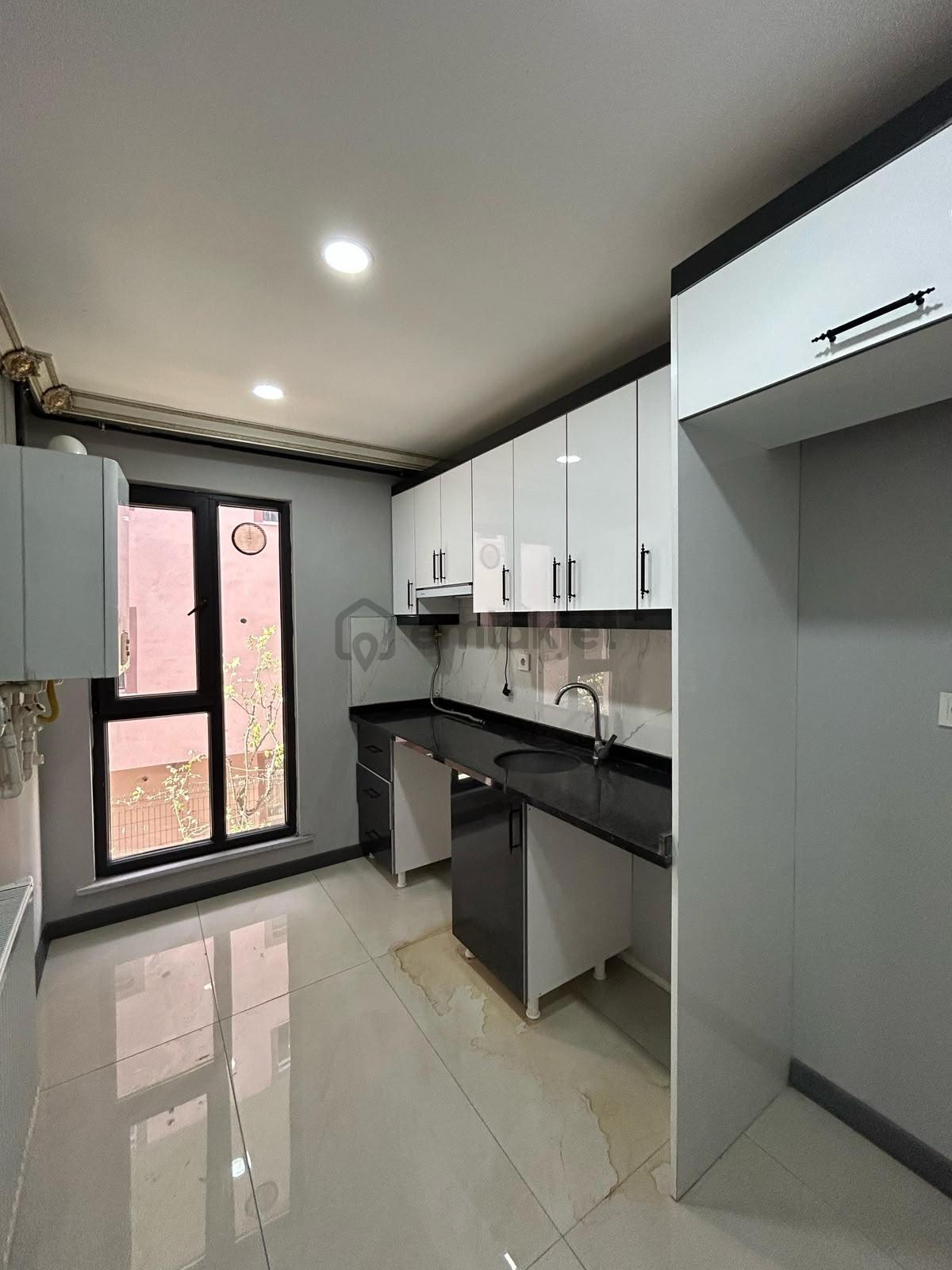 Metrobüse Yakın Dekorlu 2+1 Arakat Kiralık Daire - 5