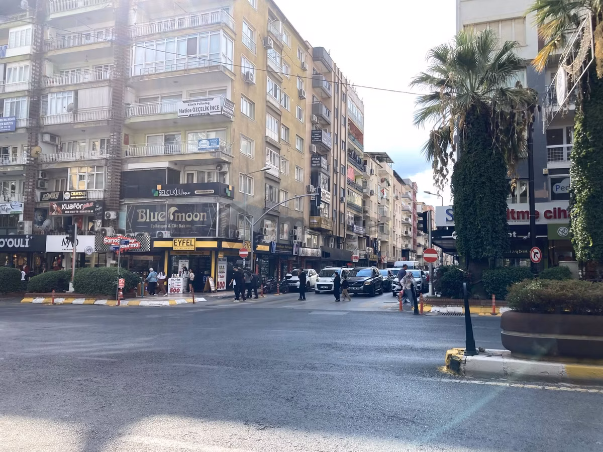Aydının Kalbinde! Bulvara 4 Mt Mesafede Satılık Dükkân - 4