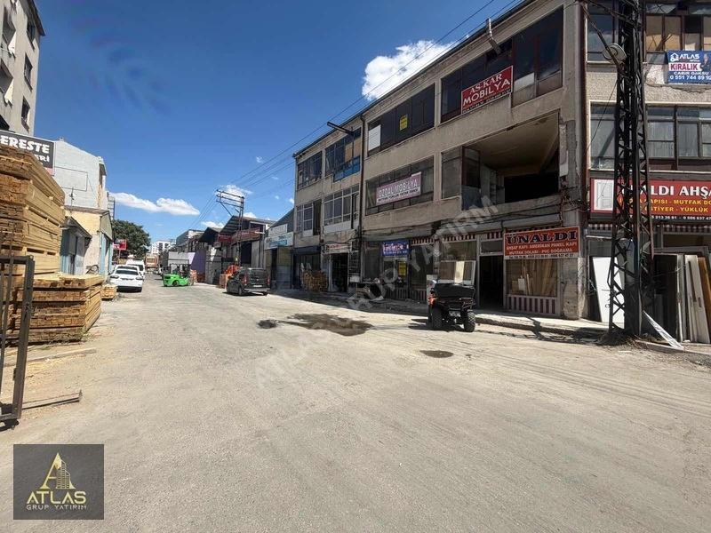 Kiralık Eski Sanayide 50 M² Dükkan - 12