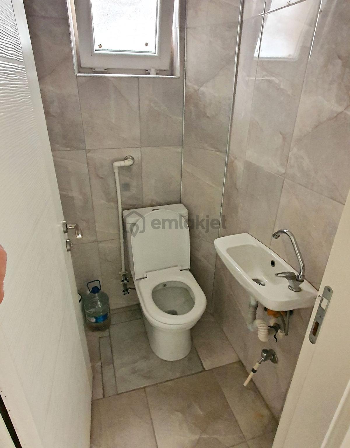 Karşıyaka’da Metroya Yakın 3+1 Kiralık Daire - 29