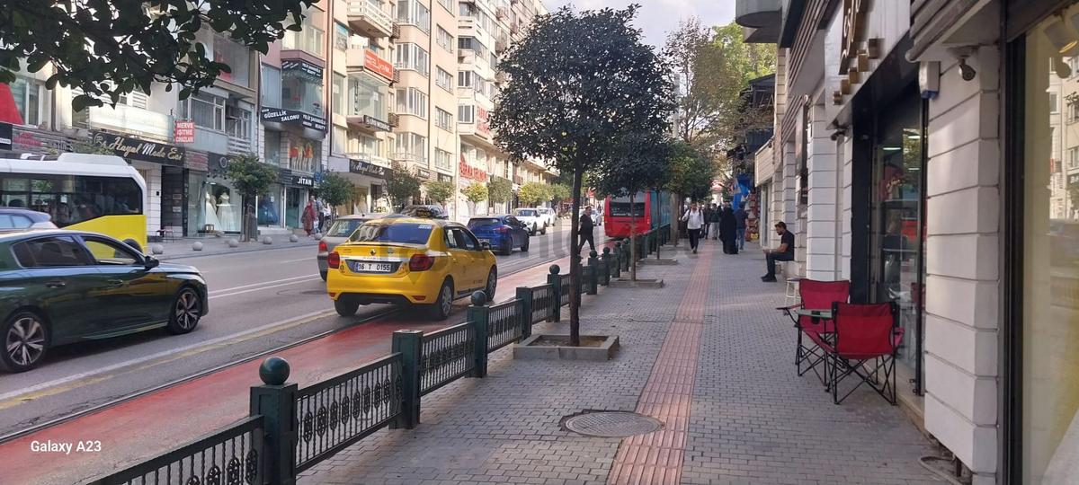 Altıparmak Cadde Üzerinde Kiralık İşyeri - 3