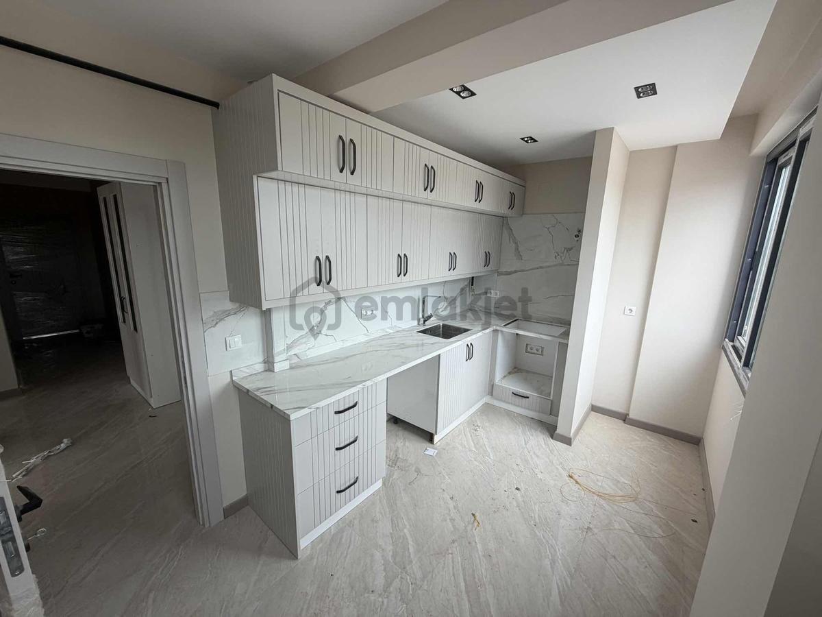 Güven Al Çınarlı 2+1 Kapalı Mutfak Satılık Daire Teraslı