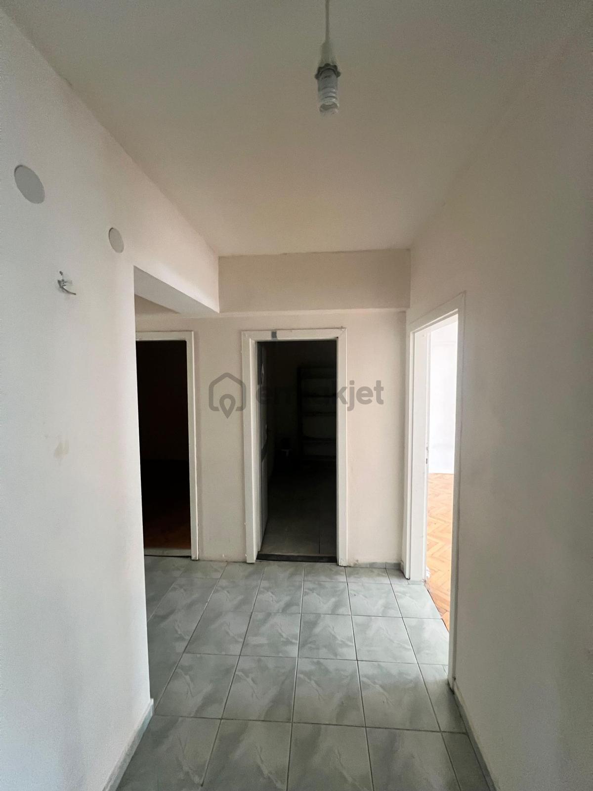 Cadde Üzerinde 3+1 Kiralık Daire - 14