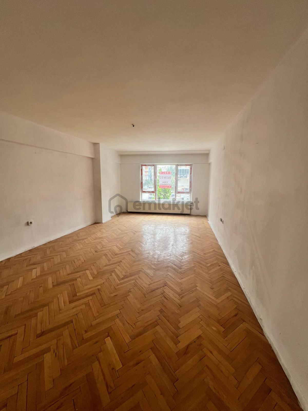 Cadde Üzerinde 3+1 Kiralık Daire - 10