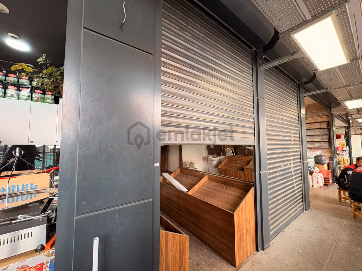 Trabzon Pazarkapı Kadınlar Hali İçerisinde Kiralık Dükkan - 4