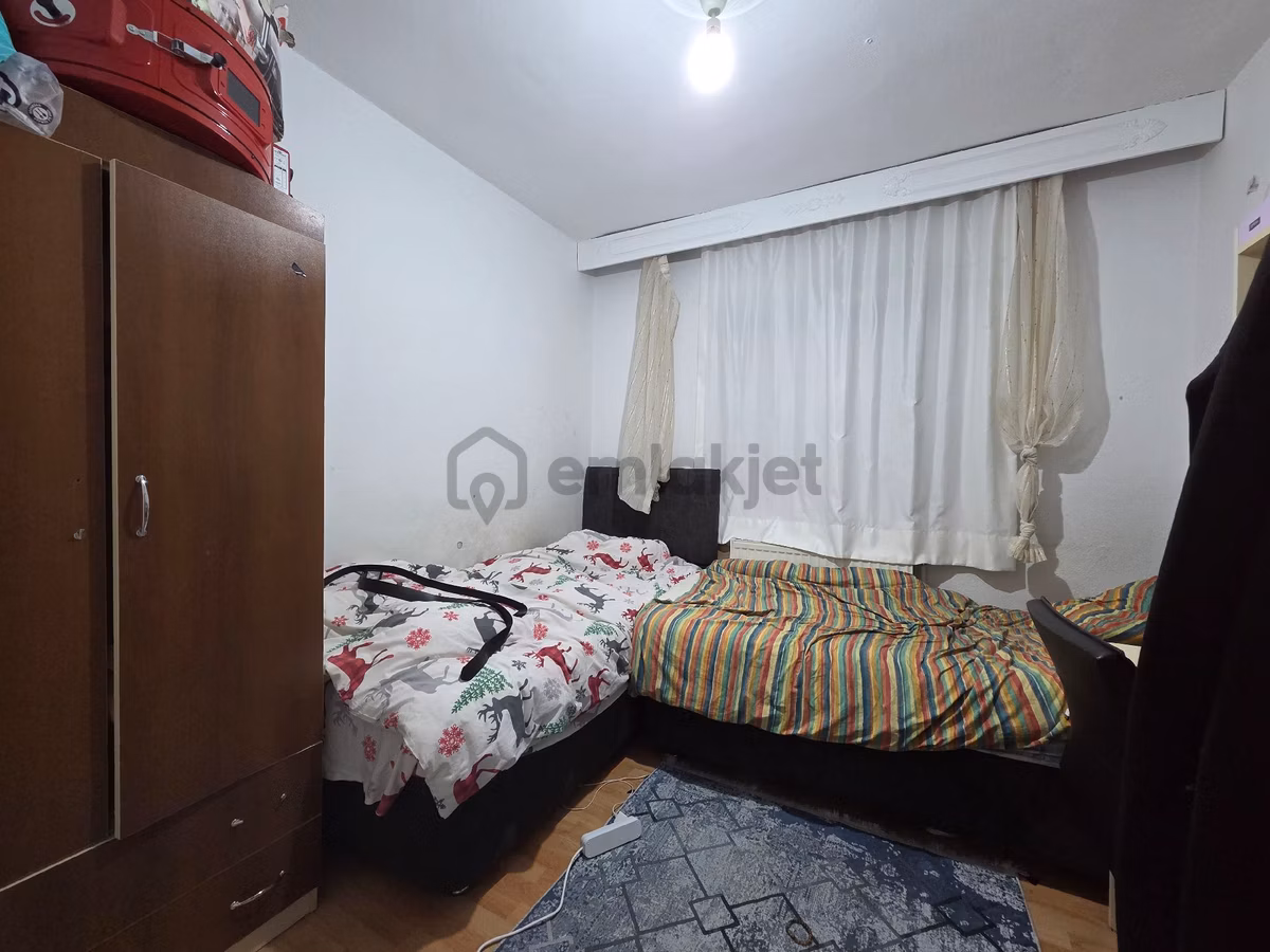 Ankara Sincan Mareşalda 3+1 Katta Acil Satılık Daire - 8