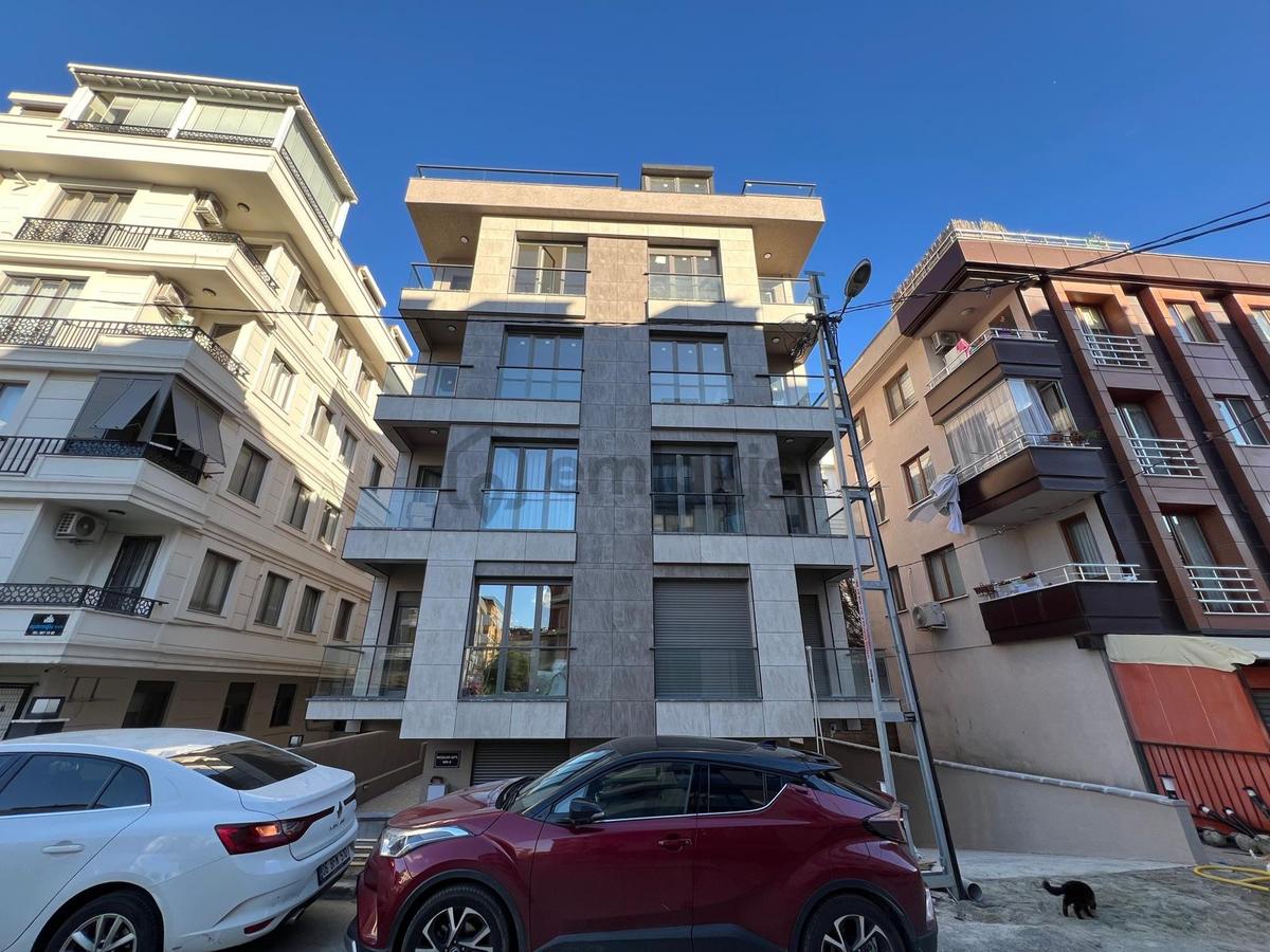 Oben'den Kılavuz Çayırı'nda 65 M² Net 2+1 Sıfır Bahçe Katı