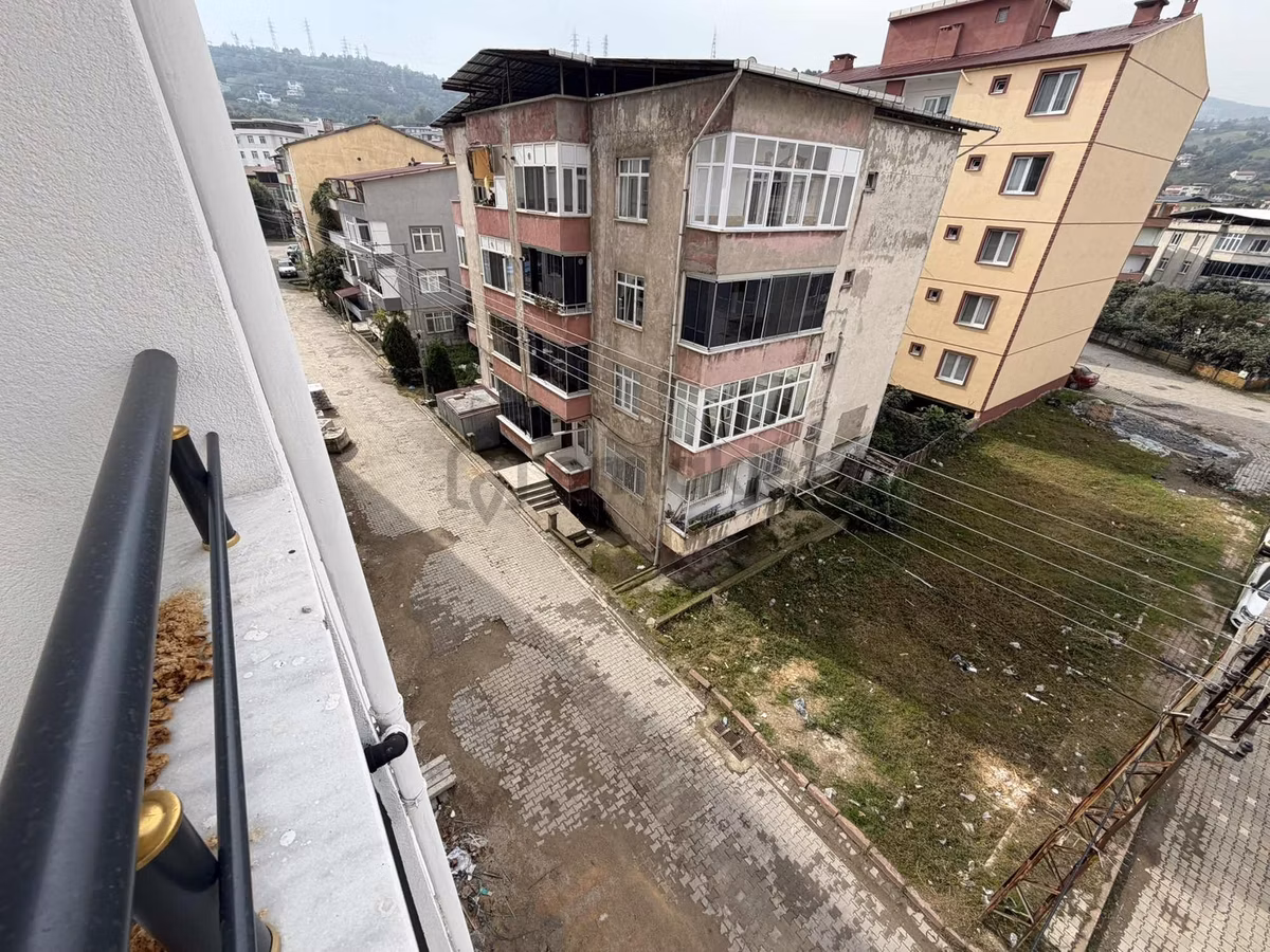 Çift Sokak Köşe Cephe Ara Kat Sıfır 2+1 Daire - 12