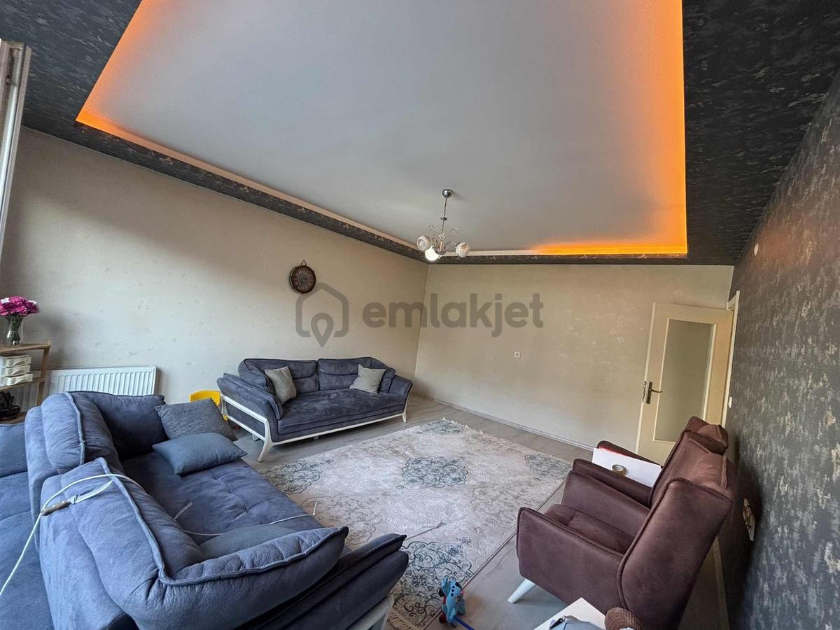 Yılmazer'den 1762.cadde'de İskanlı Öncephe Geniş 3+1 Acil Satlık