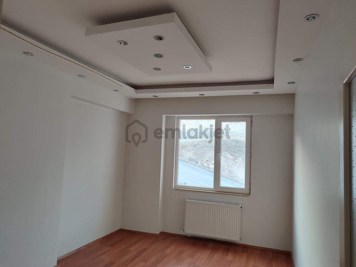 Abdullah Paşa Mahallesi'nde Kiralık 3+1 Geniş Daire - 30