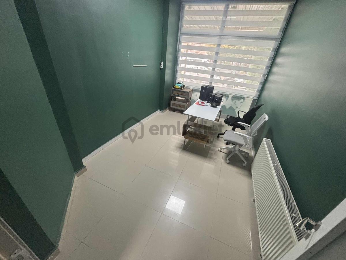 A L C Den Cadde Üzeri Mükemmel Konum Da Devren Kiralık Berber - 12