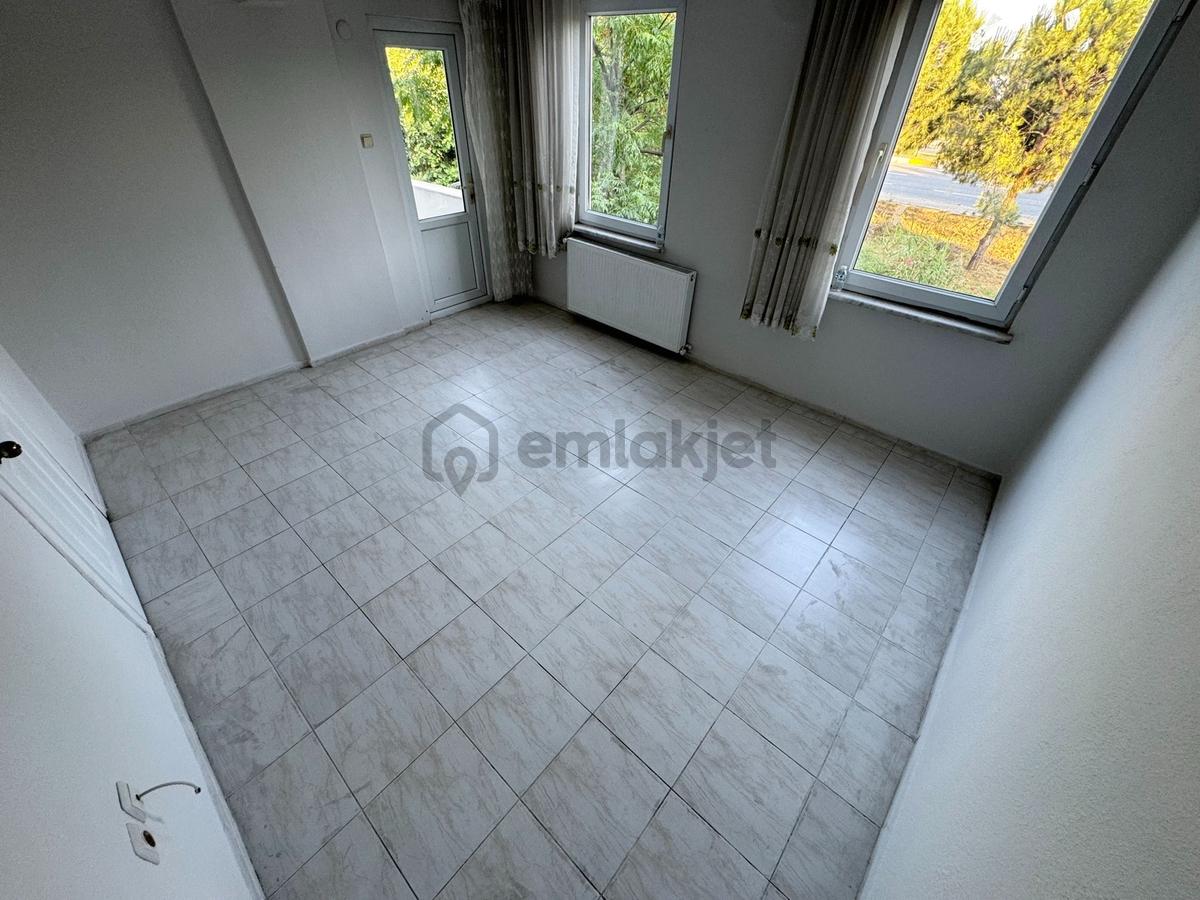 ▀güç'ten Akçay'da Denize 400m Ön Cephe Geniş Teraslı 3+1 Triplex - 4