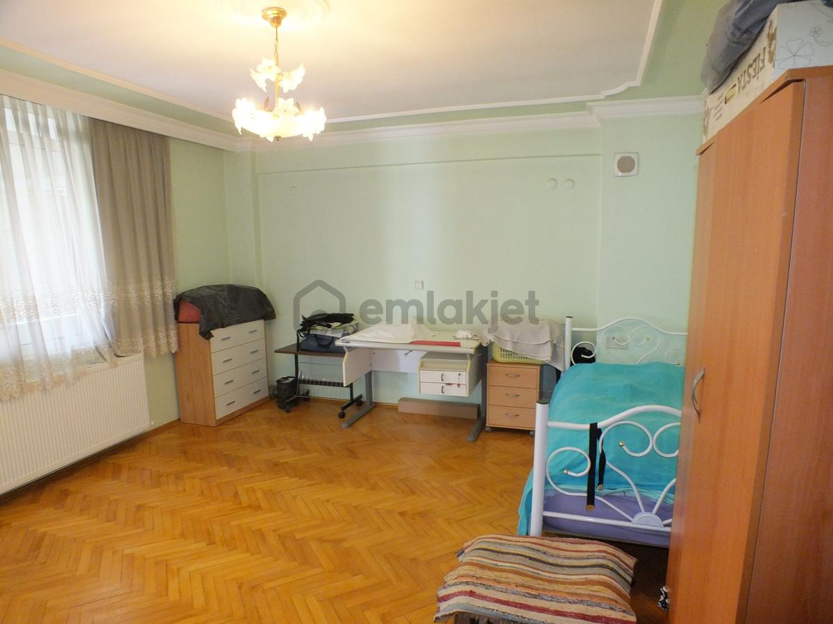 Nazilli Aydoğdu'da Geniş Balkonlu Satılık 9+3 Oda Bina - 21
