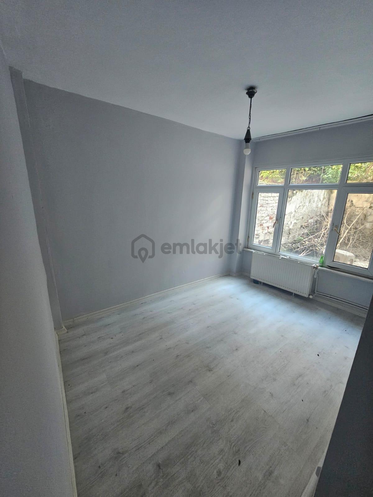 Şehremenide 1+1 Kiralık Daire - 4