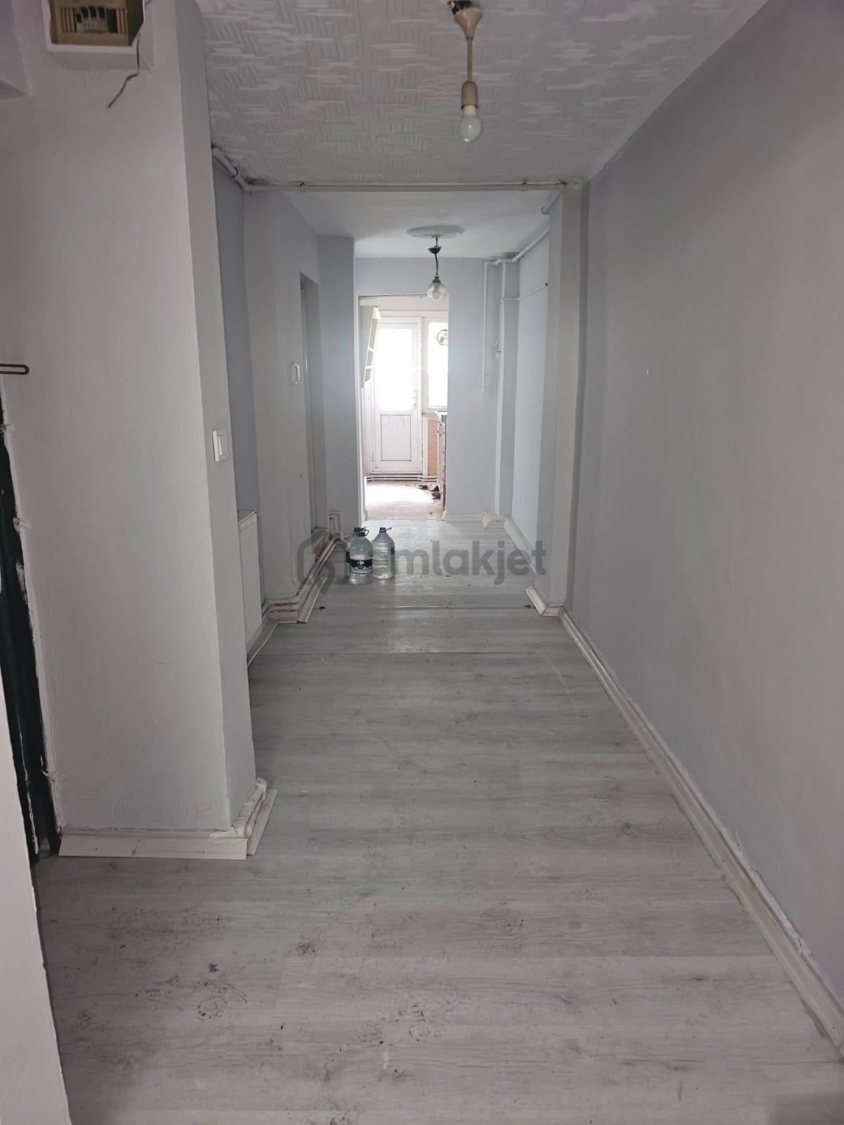 Şehremenide 1+1 Kiralık Daire - 6
