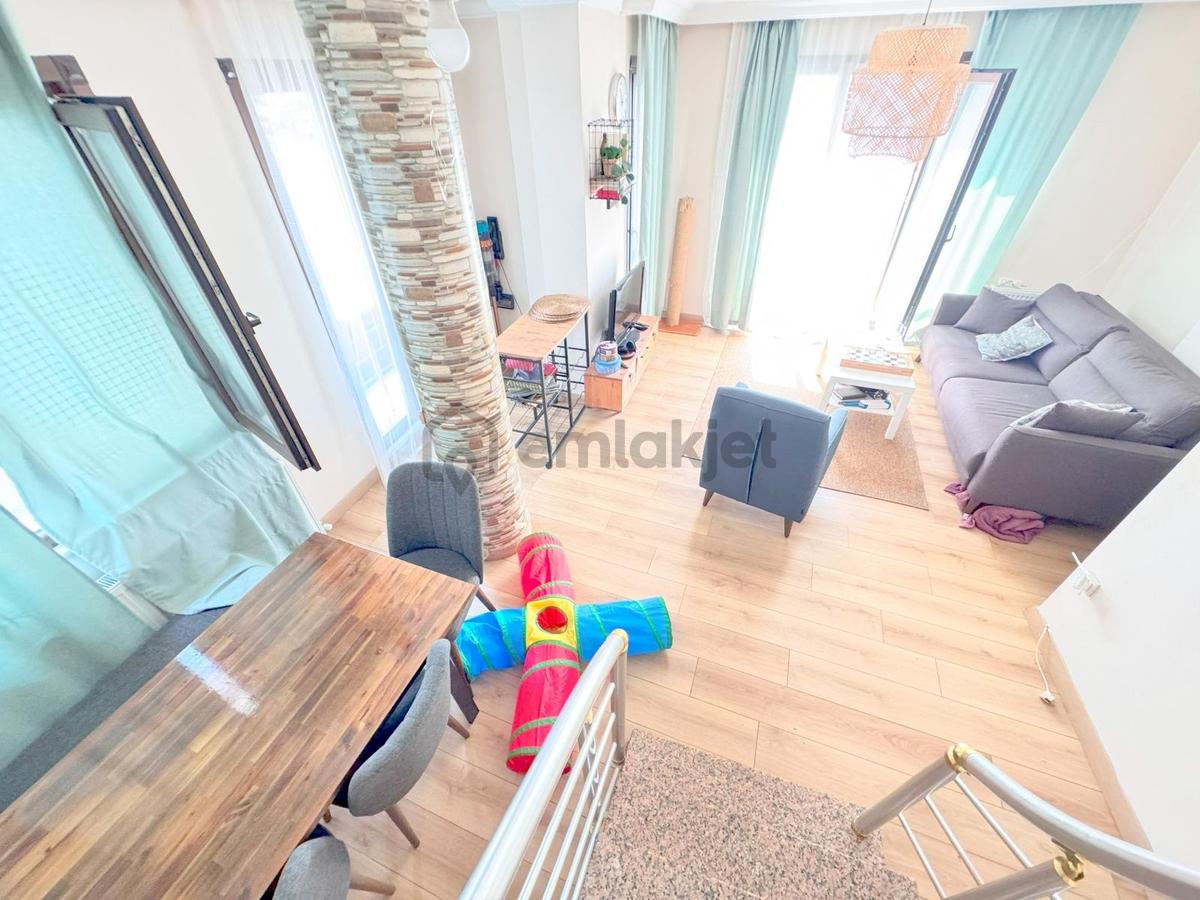 Remax Nafi'den Kağıthane Ortabayır Satılık 2.5+1 Dublex Daire - 16