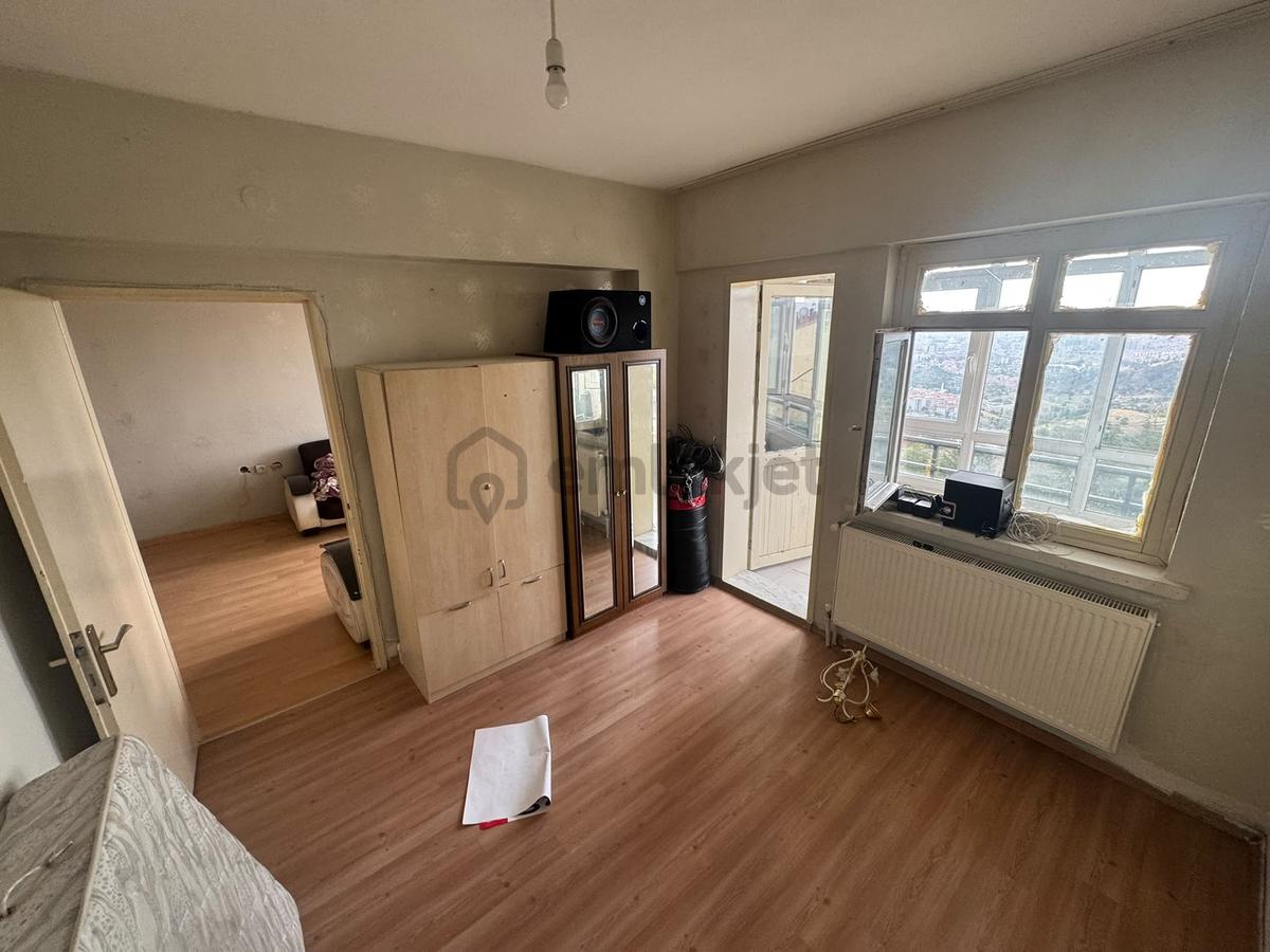 Yılmazer'den 1048. Cadde Dibi 1. Kat Güney Cephe 2+1 Yatırımlık! - 8