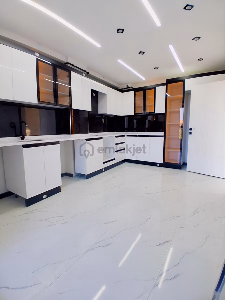 Ar-054 Şirintepe Mah. 3+1 140m2 Yunus Emre Spor Kompleksi Yakını