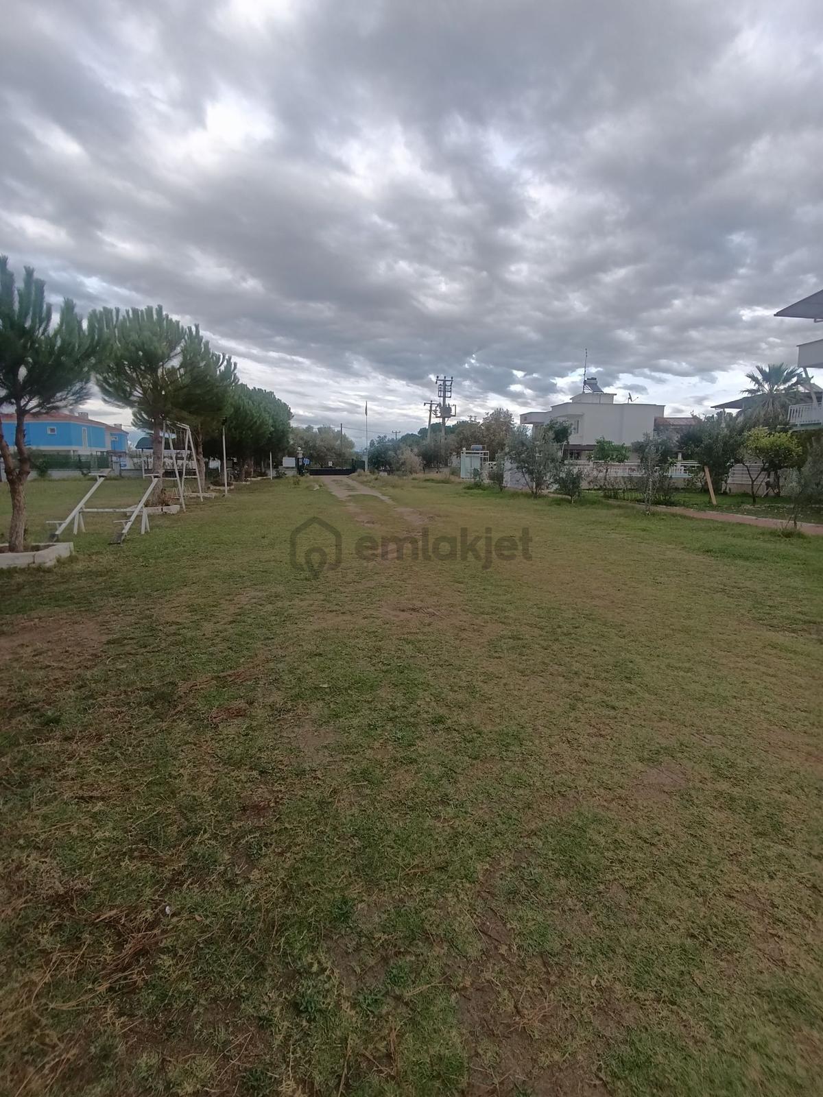 Kuşadası Davutlar Mahallesinde 3+1 Bahçeli Villa - 3