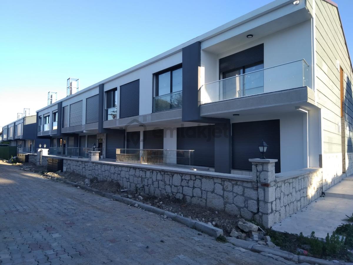 İzmir Çeşme Ilıca Denize Çok Yakın 1+1 Lüks Daire
