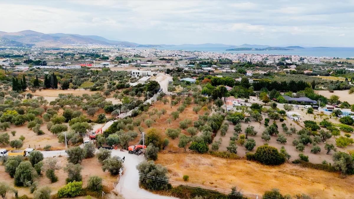 Urla Kekliktepe'de Kiralık 5800m2 Köşe Tarla