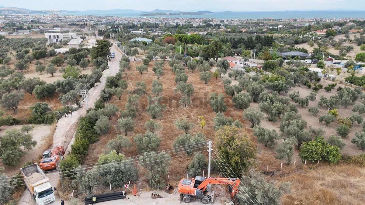 Urla Kekliktepe'de Kiralık 5800m2 Köşe Tarla - 4