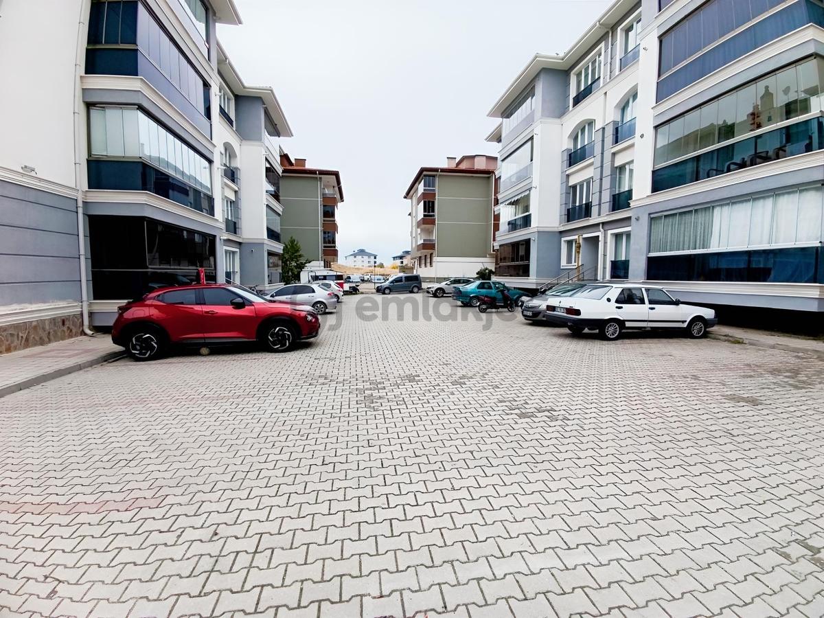 Eminevim Uygun Bakımlı Ve Masrafsız Lüks 3+1 - 11