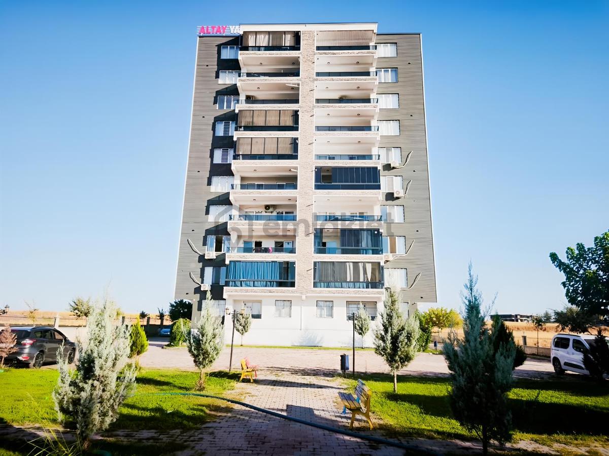 Rezidans Düğün Salonu Arkası Satılı 4+1 Ara Kat Daire