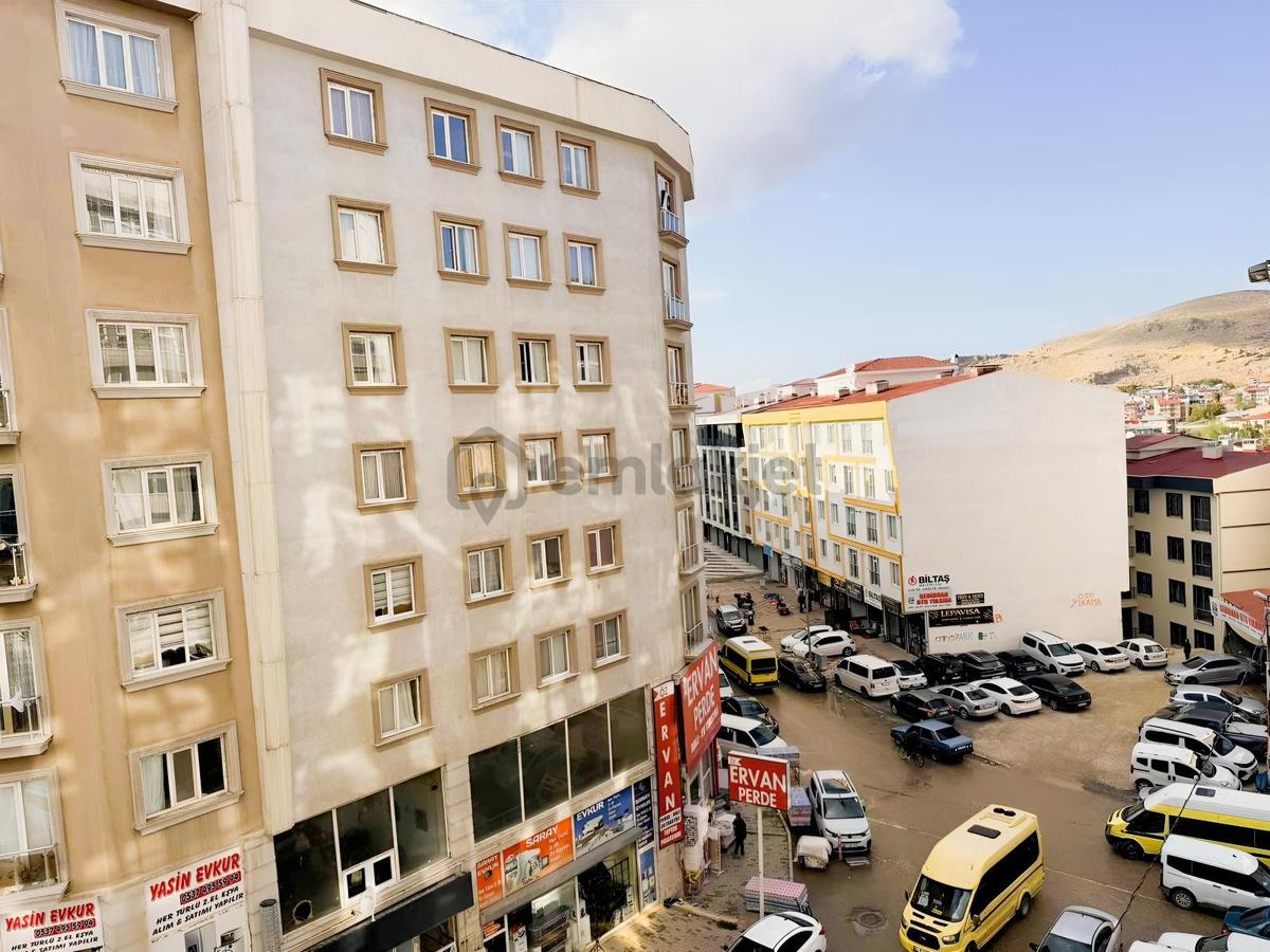 Vali Mithat Bey Mahallesinde Satılık 1+1 Daire - 35