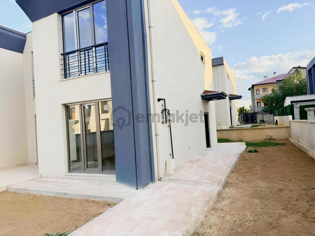 Eminpaşa Mahallesinde Kiralık Lüks 4+1 Villa - 17
