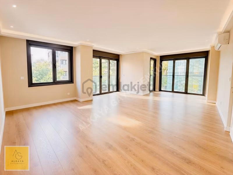 Erenköy'de Sıfır 3+1 Daire, Bağdat Cd. Yakını, 111m² Net
