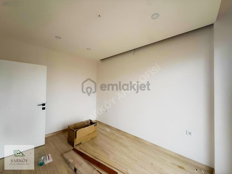 Atatürk Mahallesi Premium Sitede 1+1 Daire - 12