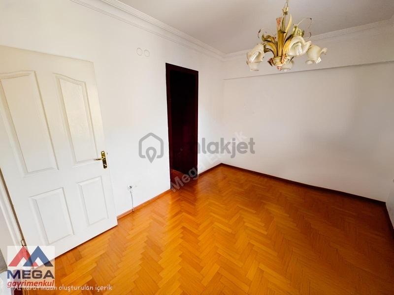 Kozyatağında Teraslı 4+2 Satılık Dubleks Daire - 17